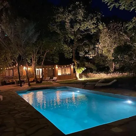 Bergerie Baracco Argia, Piscine, Maquis Et Tradition Corse Pour 6 Personnes Barbaggio