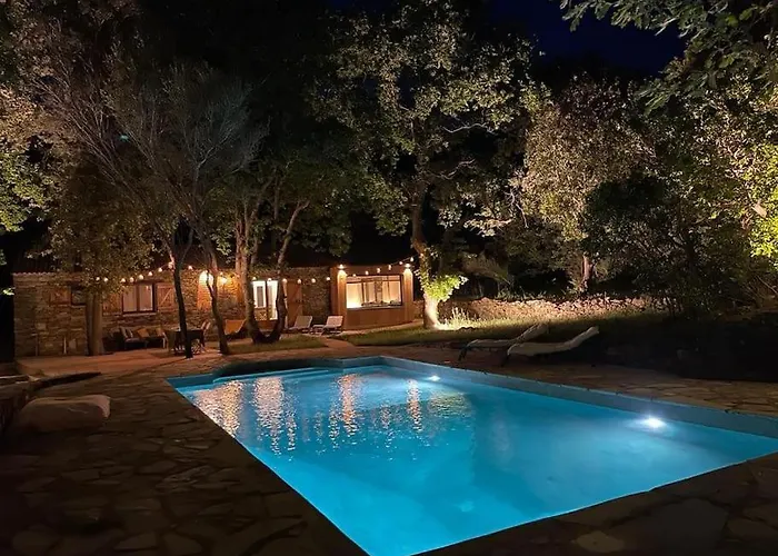 Bergerie Baracco Argia, Piscine, Maquis Et Tradition Corse Pour 6 Personnes Barbaggio