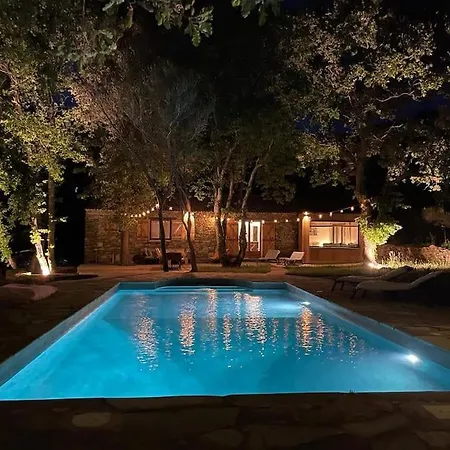 Villa Bergerie Baracco Argia, Piscine, Maquis Et Tradition Corse Pour 6 Personnes *